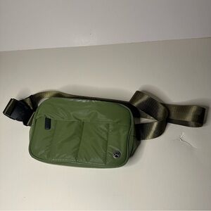 Bearpaw Womens Olive Green Waist Belt Bag/Fanny Pack Cross Shoulder Puffer Bag